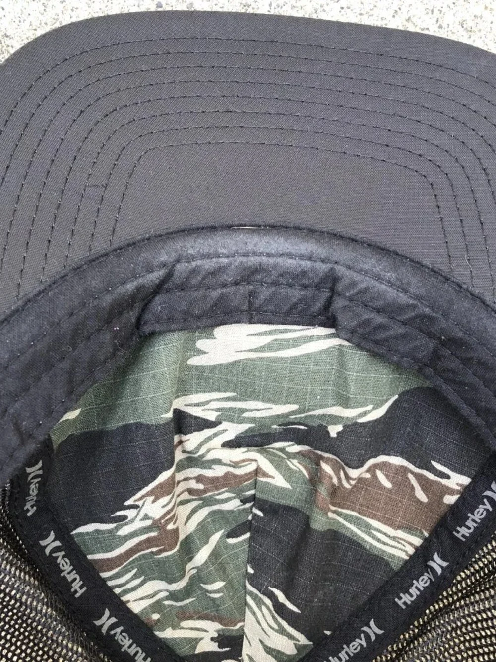 HURLEY SURFING COMPANY Trucker Hat Men's Snapback Black Adjustable Cap