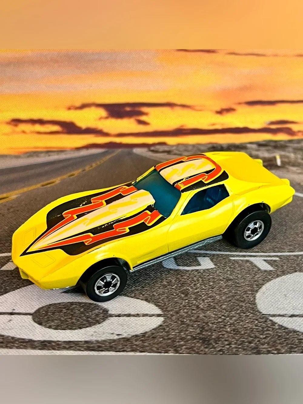 Hot Wheels 1975 Blackwall Corvette Stingray Yellow Ribbon Hong Kong