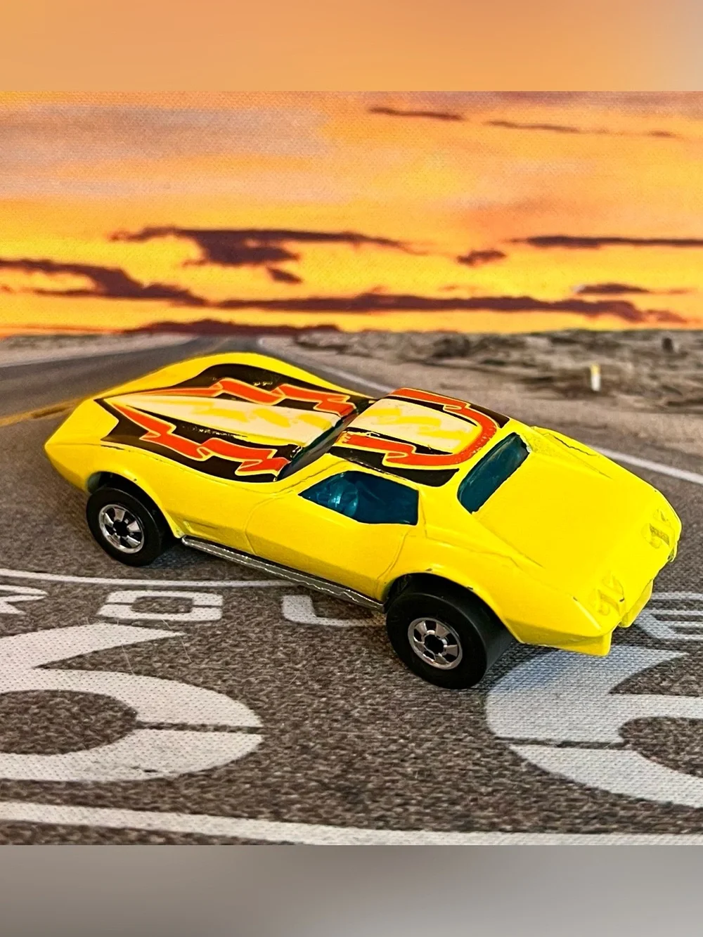 Hot Wheels 1975 Blackwall Corvette Stingray Yellow Ribbon Hong Kong