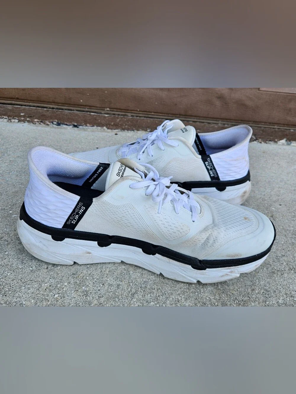 Skechers product pair