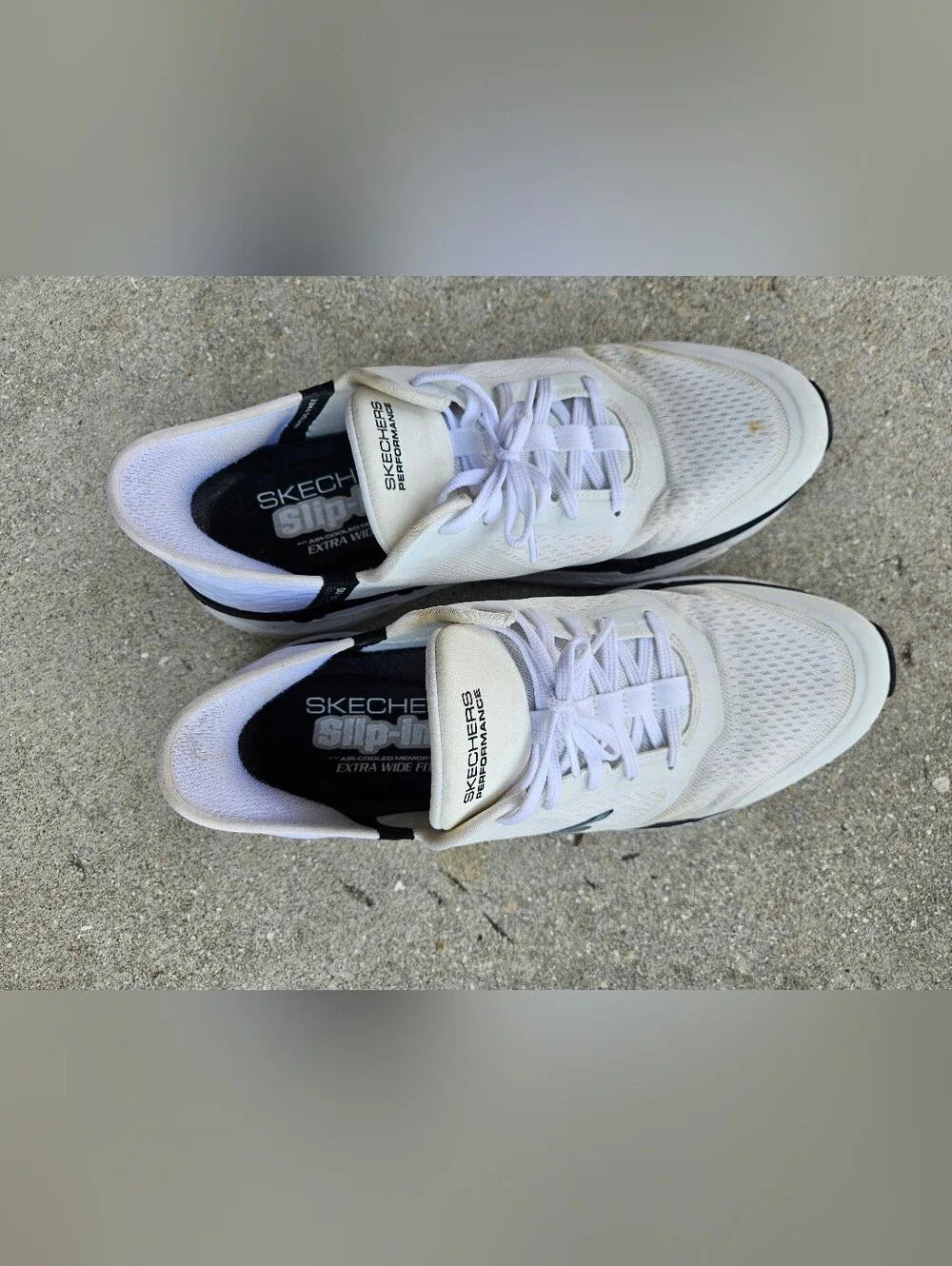 Skechers product pair