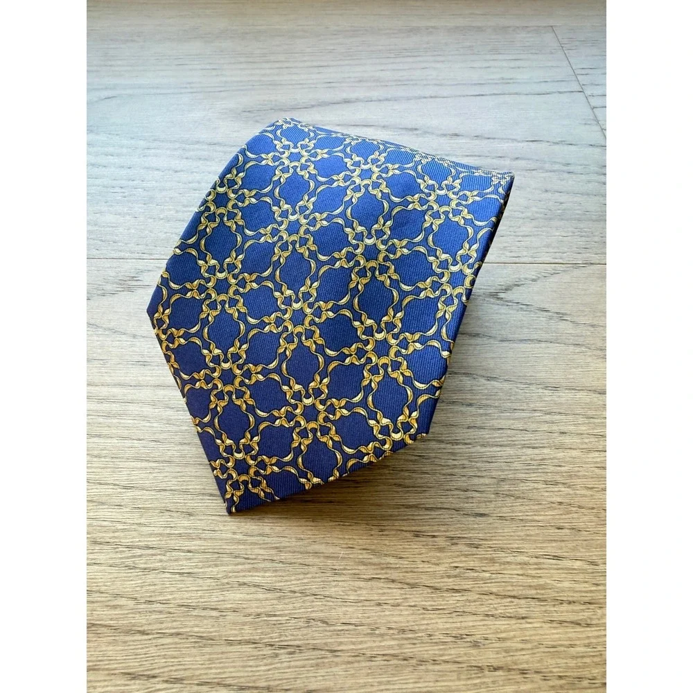 Hermes Paris Silk Tie Blue Gold Interlocking Chain Link Pattern 7726 OA‎ France