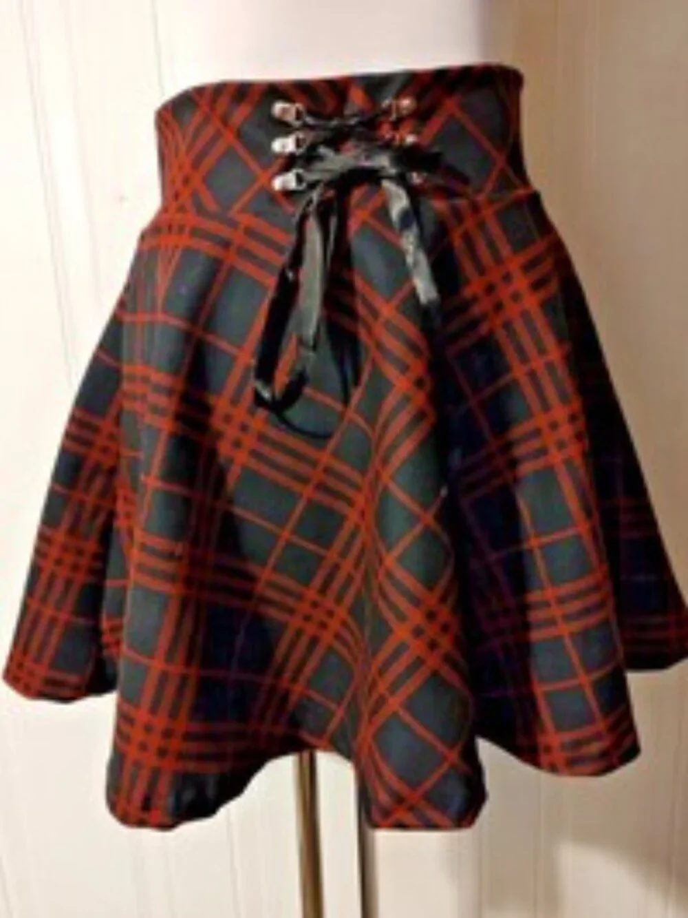 Tartan Plaid GOTHIC Grunge LOLITA Cosplay Skater Skirt Skort Size Small / Medium