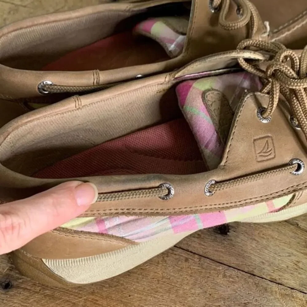 Sperry‎ brown leather boat shoes. Pink plaid slip on loafers