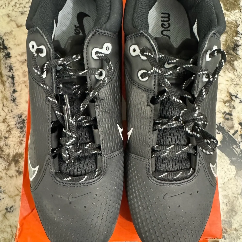 Nike blast down