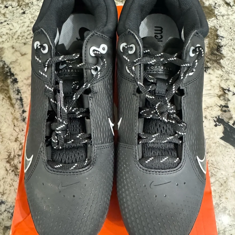 Nike blast down