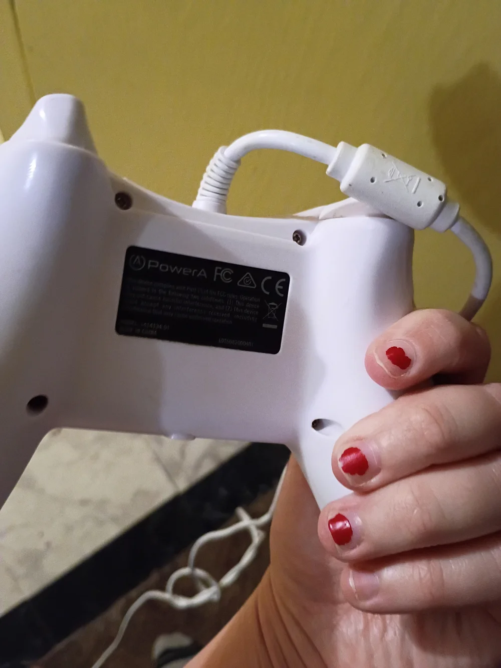 N/A white wired