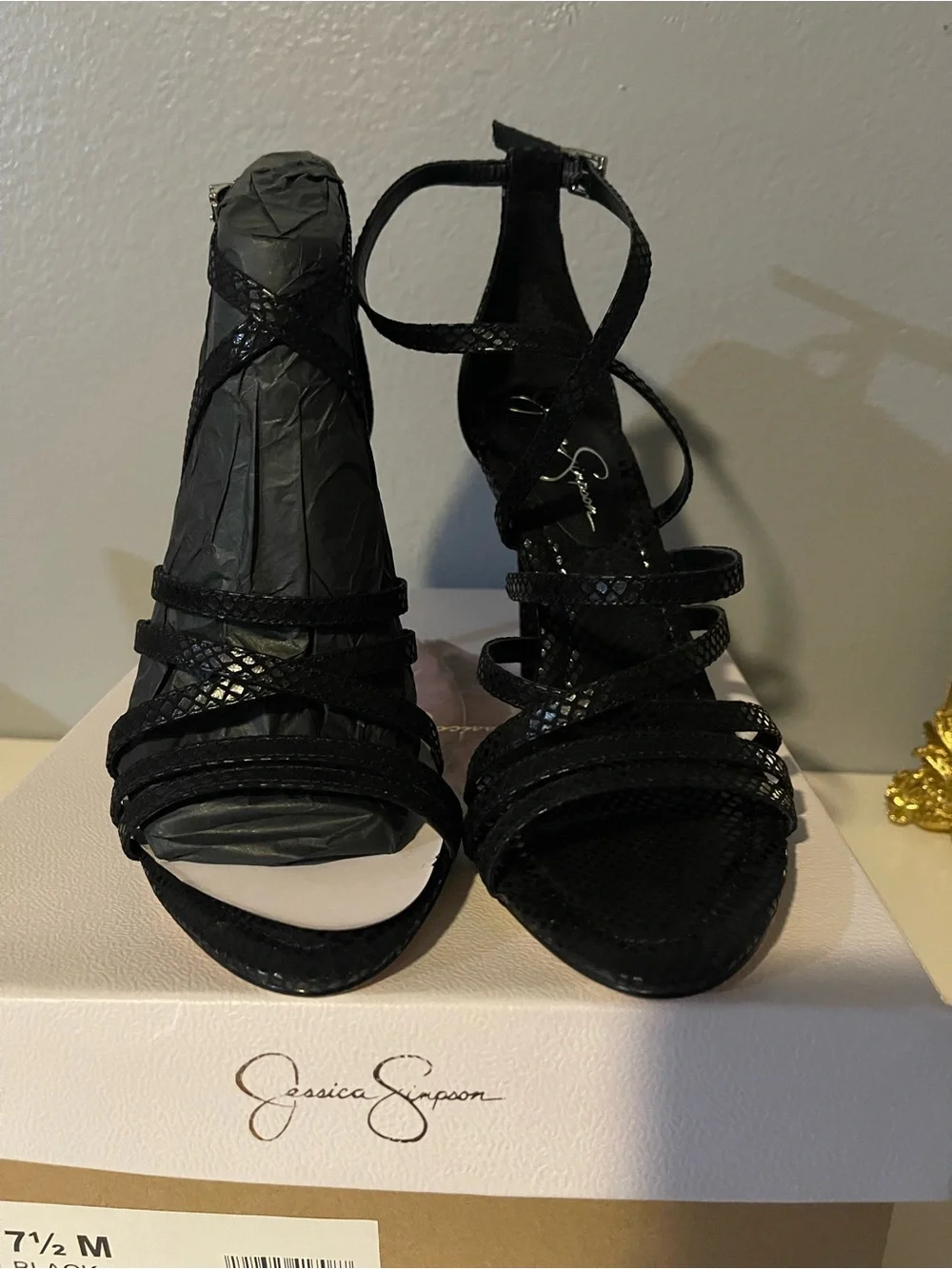 Jessica Simpson chic black