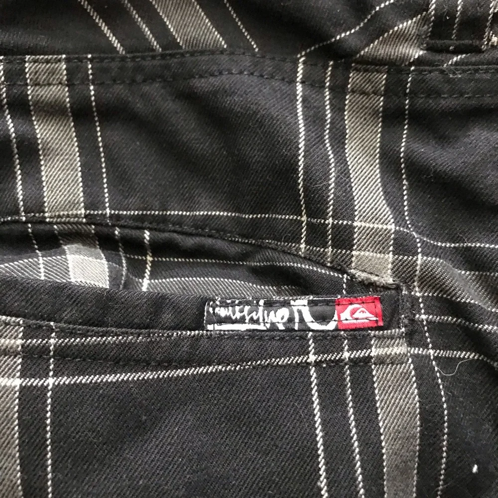 Quiksilver used excellent