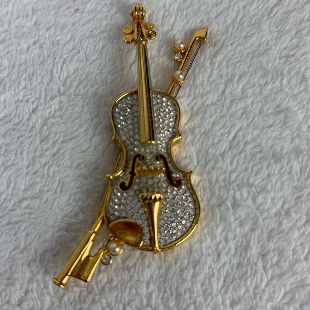 Vintage Swavorski Crystal Gold Tone Violin Brooch‎ Pin with Faux Pearls Jewelry