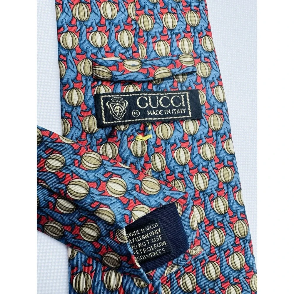 Gucci Foulard‎ Silk Necktie Men Red Blue Sea Lions 3.75
