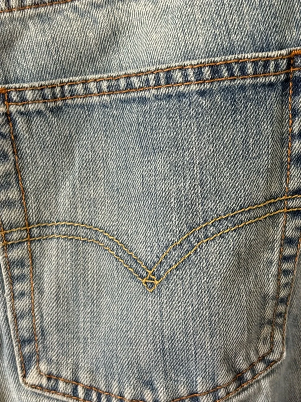 Levis relaxed light