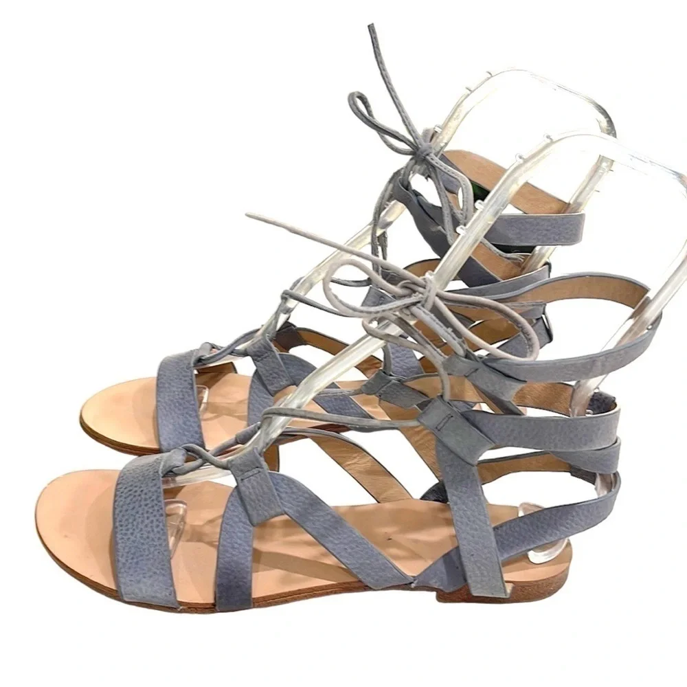 Splendid lace up