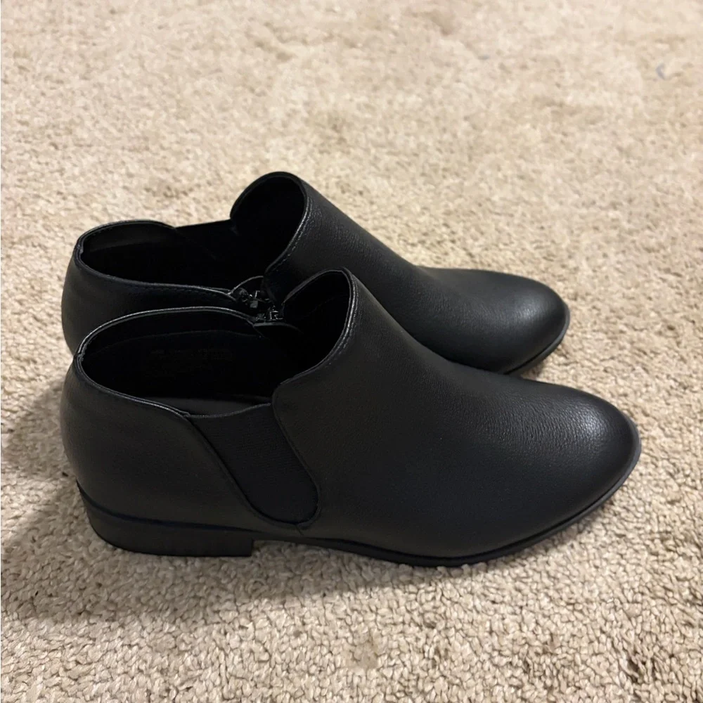 Kensie Women's Short Ankle Boot Black‎ Minimalist Vegan Leather Casual Classy