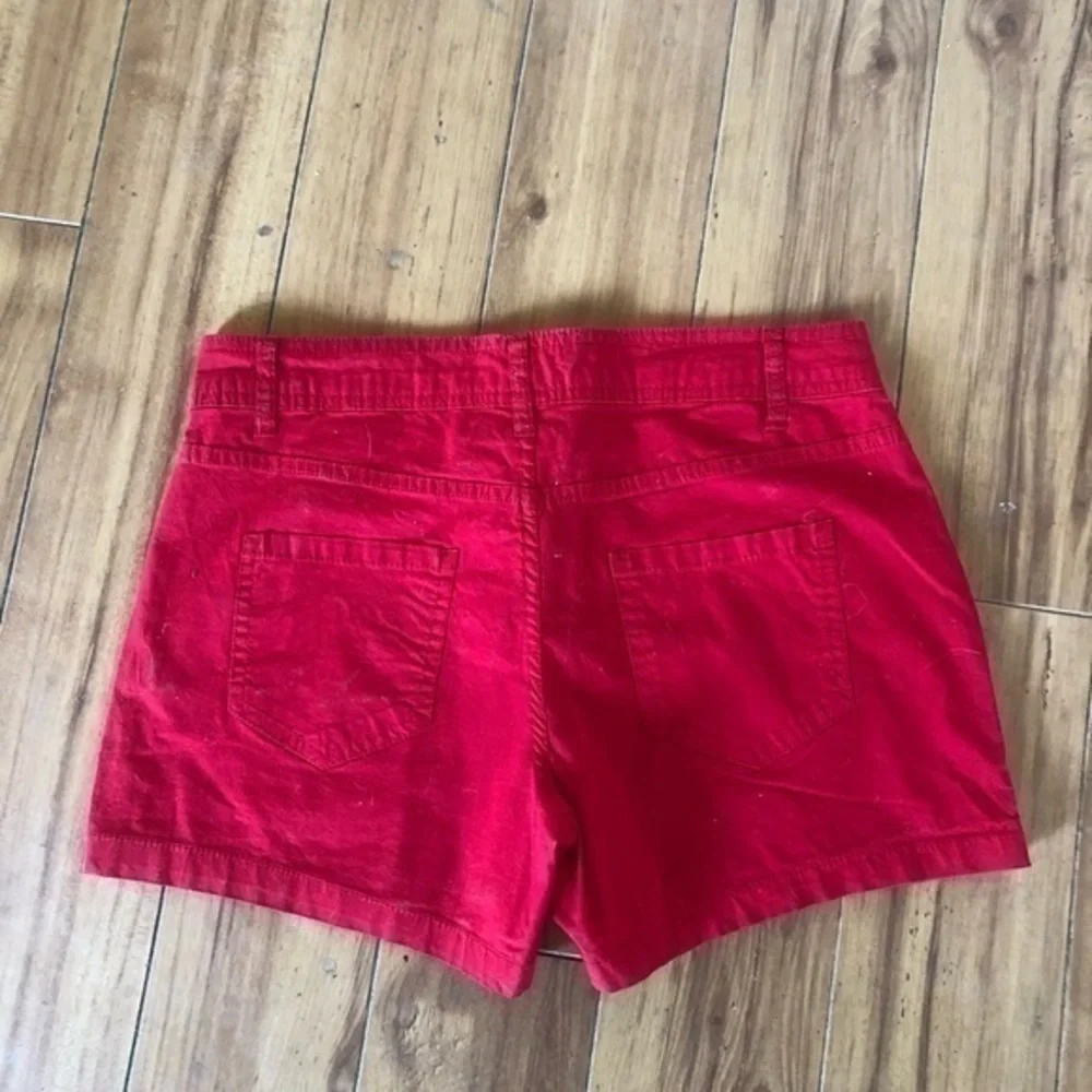 Red shorts sz 6