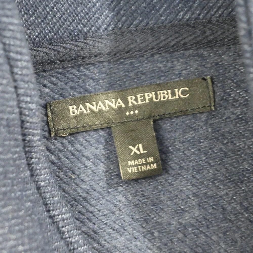 Banana Republic armpit 24