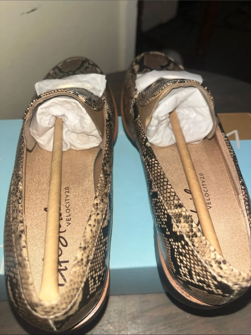 Life Stride chic snakeskin