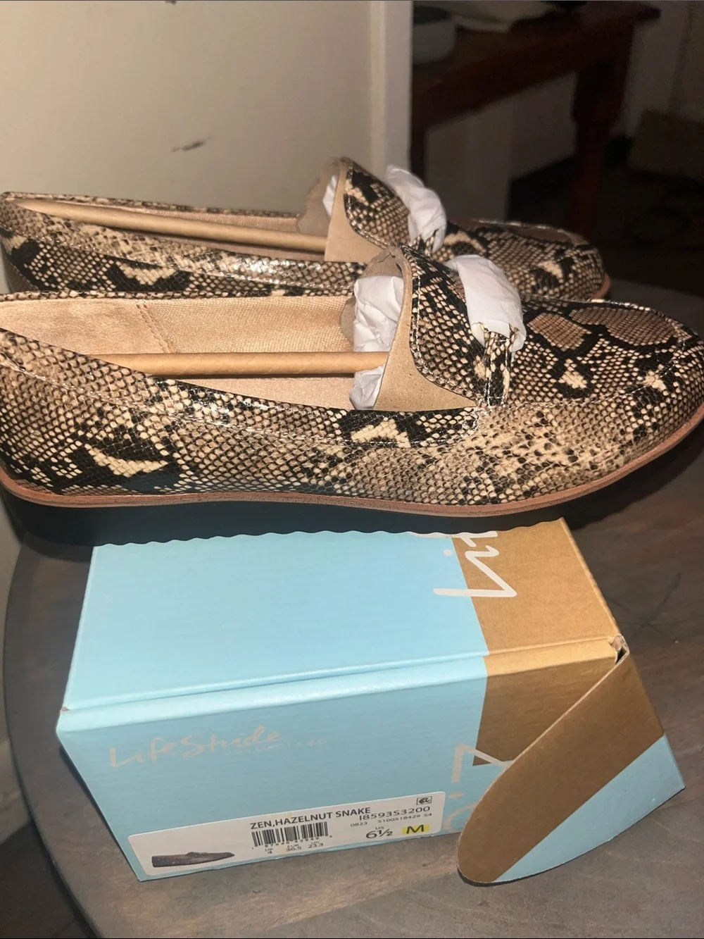 Life Stride chic snakeskin