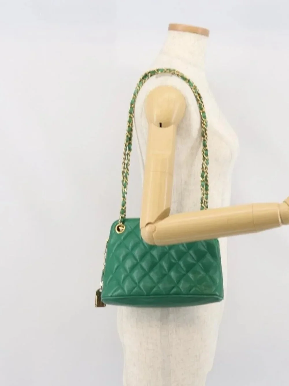 CHANEL brand	chanel color	green