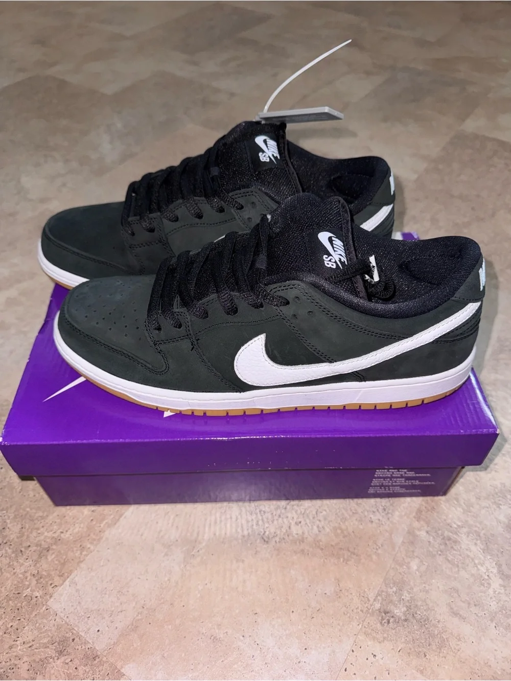 Nike SB Dunk Low Pro - Black & White