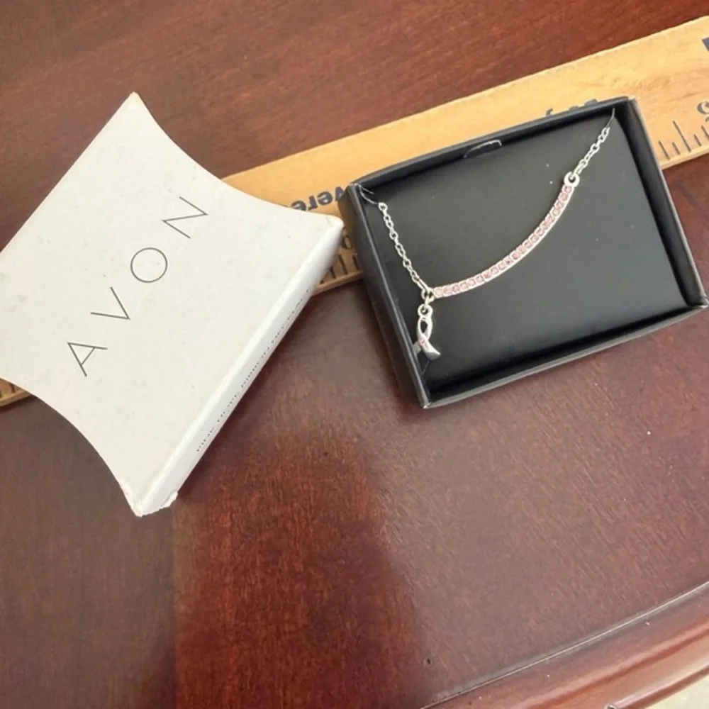 NWT Avon Breast Cancer Necklace
