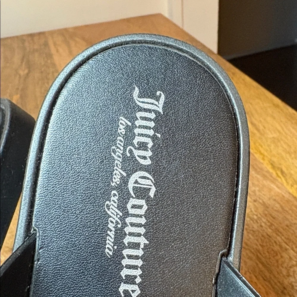 Juicy Couture very good