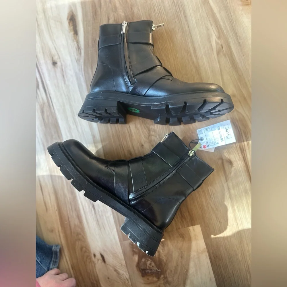 Zara Black Buckled Leather Ankle Moto boots Size 39 US Women 8 New