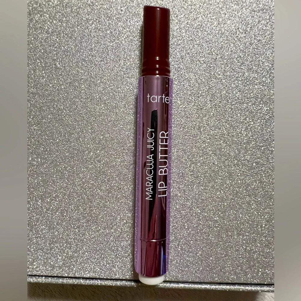 Tarte Maracuja Juicy Burgundy Lip Balm Gloss. Color Burgundy.