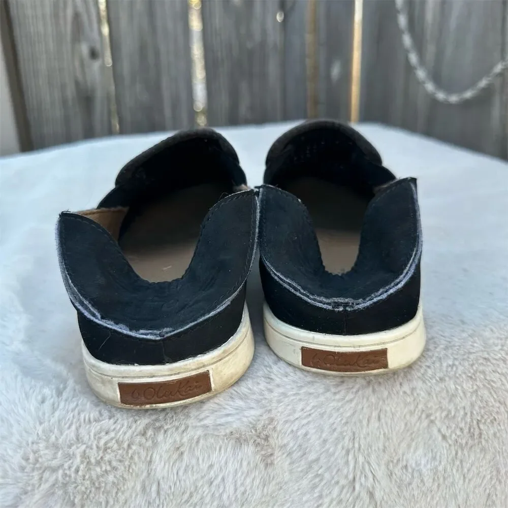 OluKai women sneaker