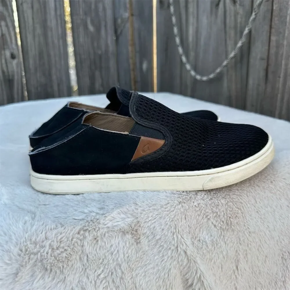 OluKai women sneaker