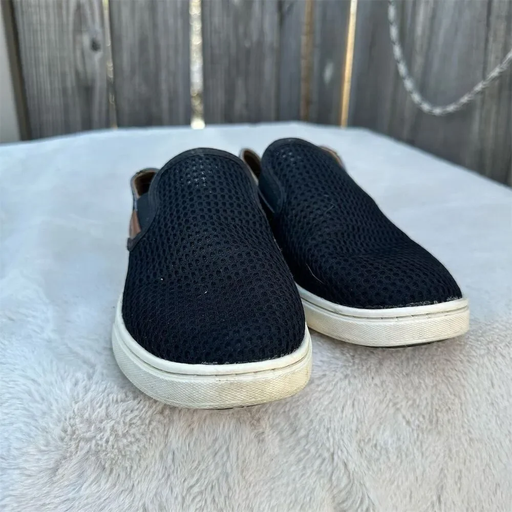 OluKai women sneaker