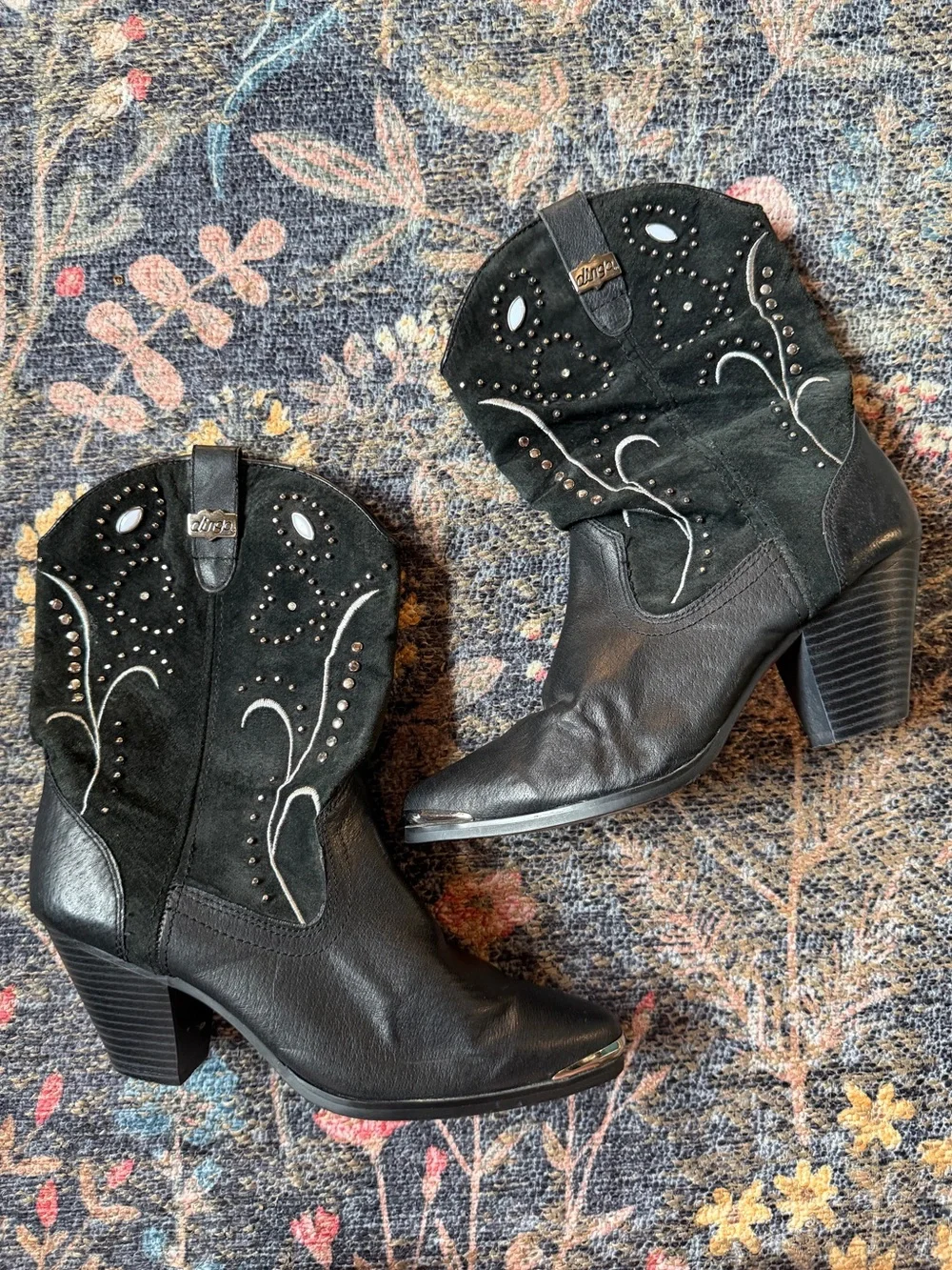 Dingo Black Leather Western Ankle Boots Embroidered Studded Heel Boots Size 8