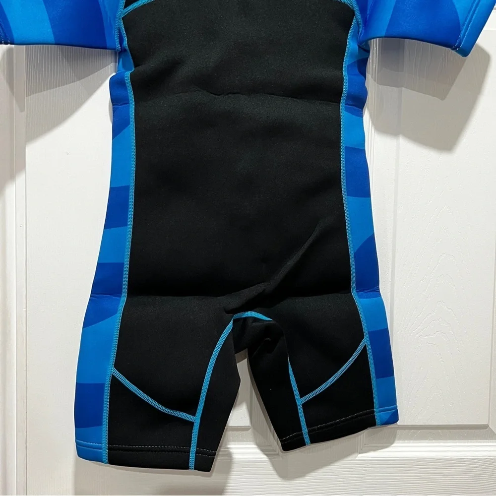 Chriffer Kids Wetsuit Size Large Black/Blue Print Details Short Sleeve Boys