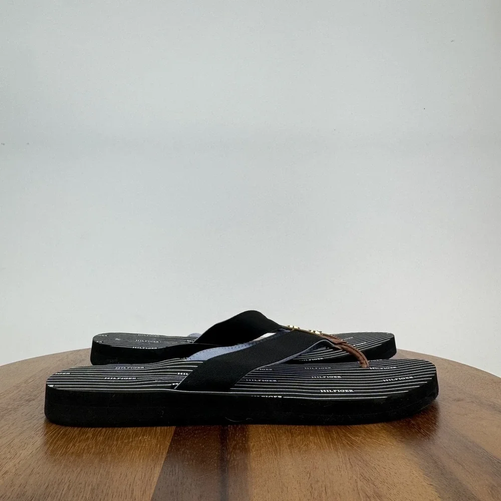 Tommy Hilfiger size 10