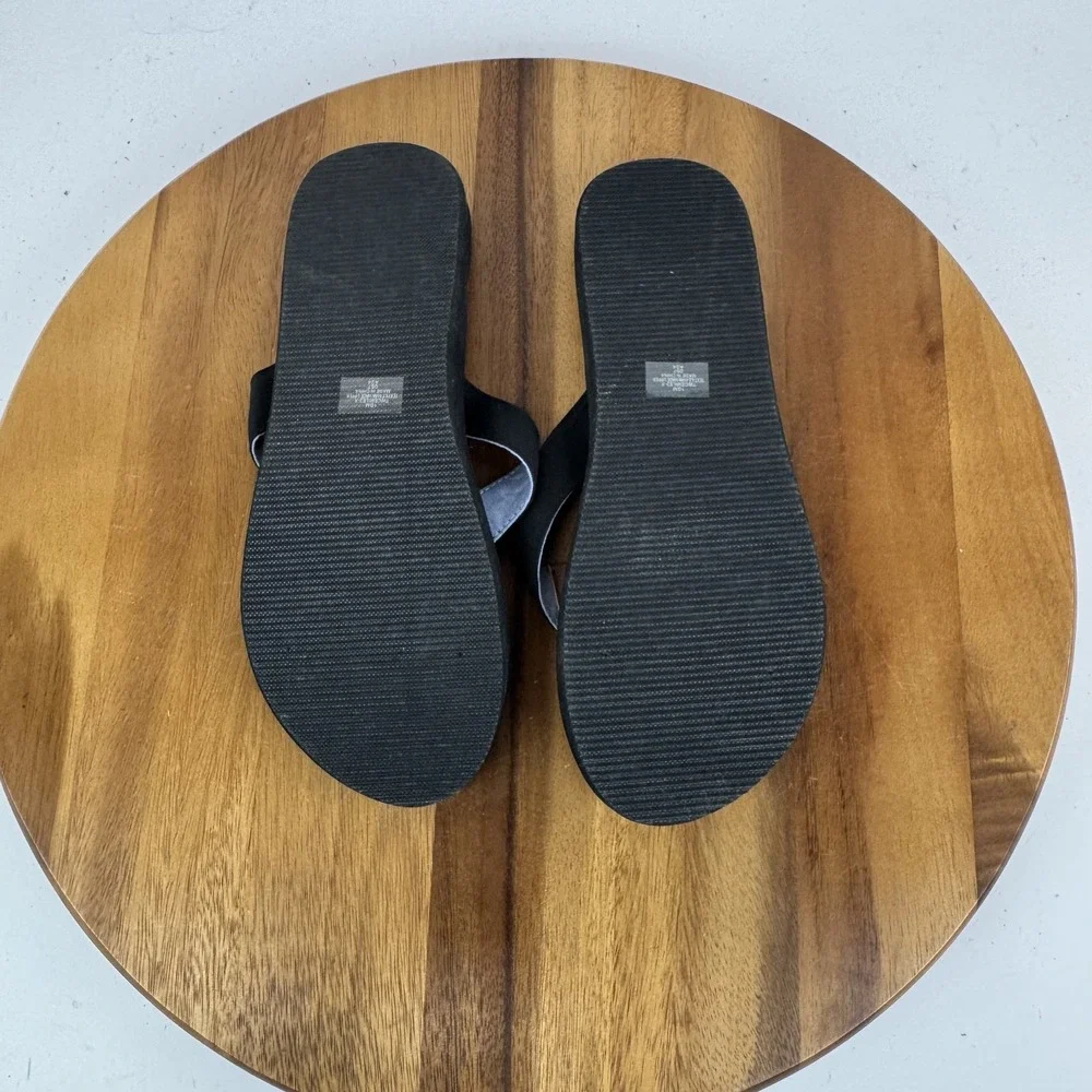 Tommy Hilfiger size 10
