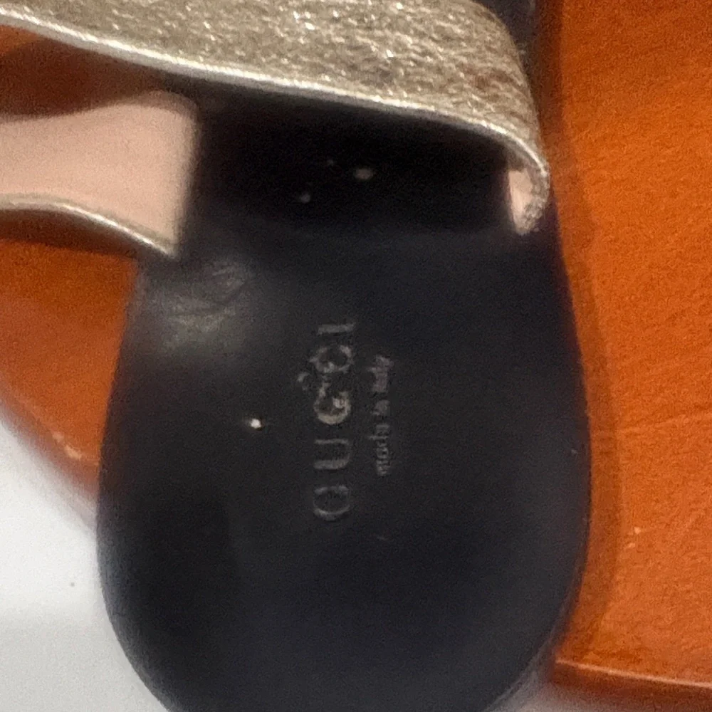 Gucci designer flip