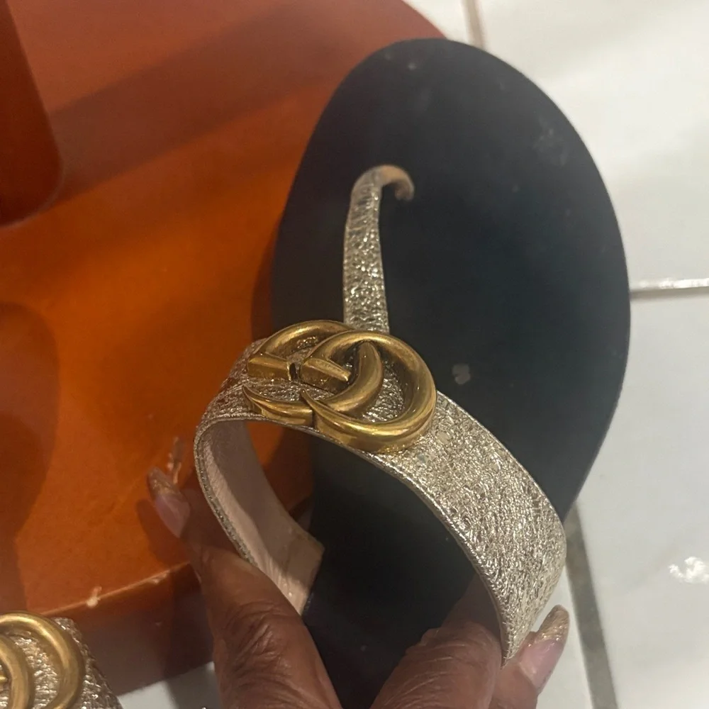 Gucci designer flip