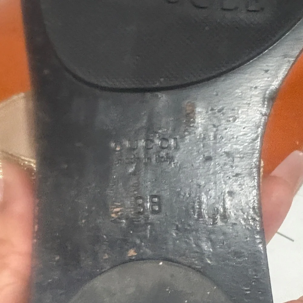 Gucci designer flip