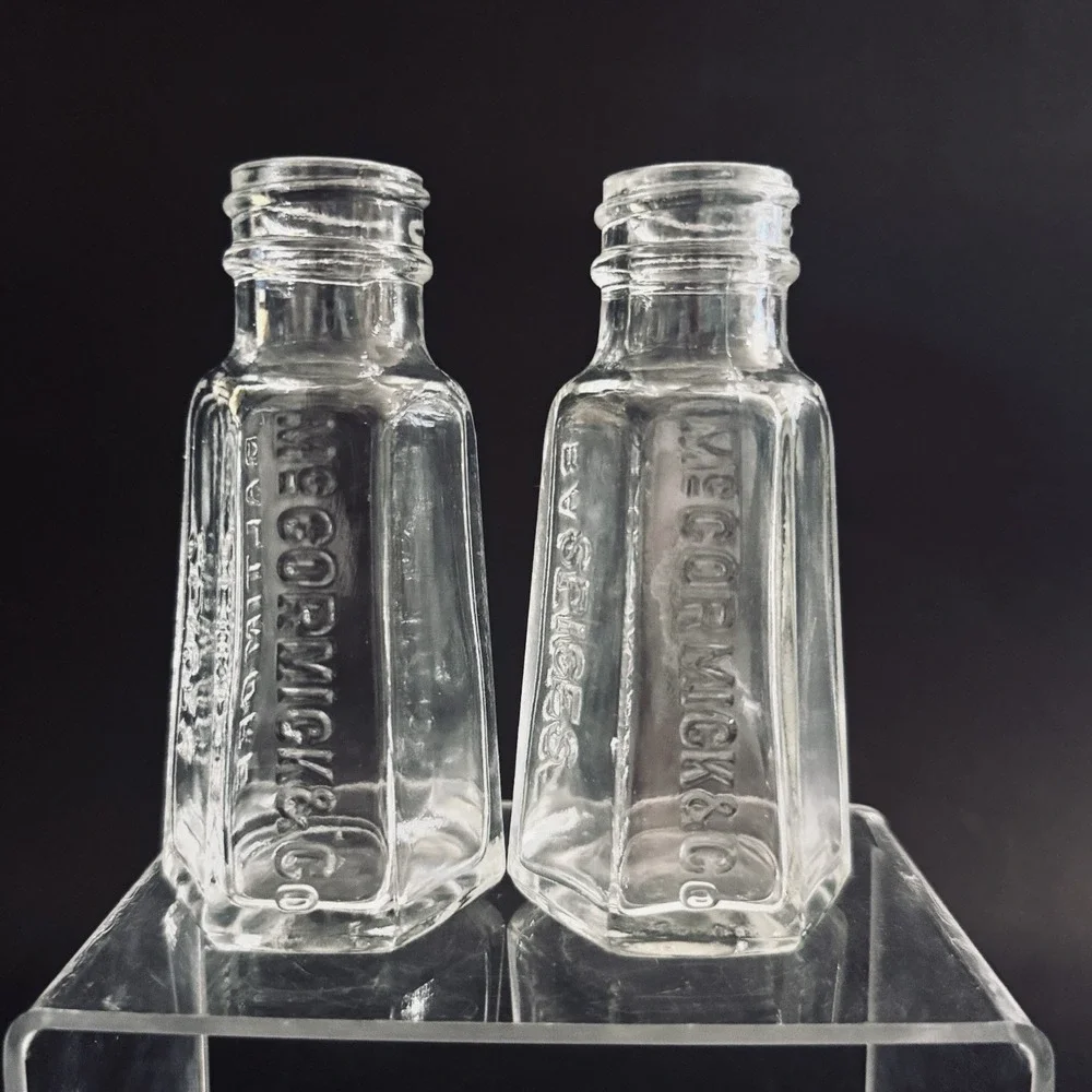 Pair of Vintage‎ Mccormick & Co Spice Shakers Baltimore No Lids