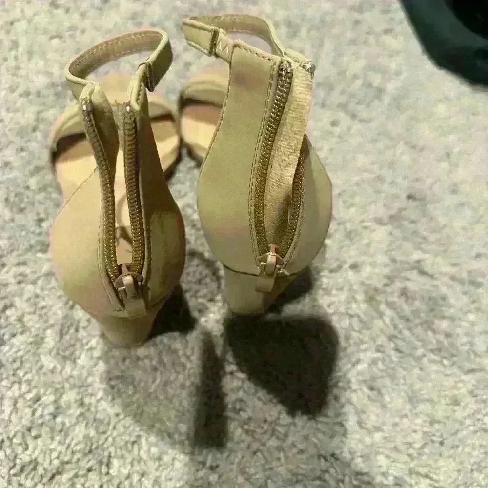 Windsor heels are