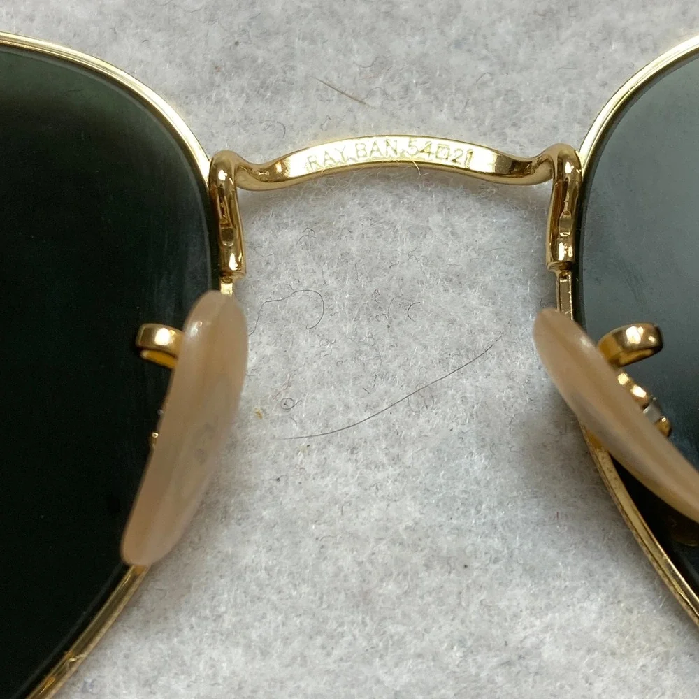 Ray-Ban see scratches