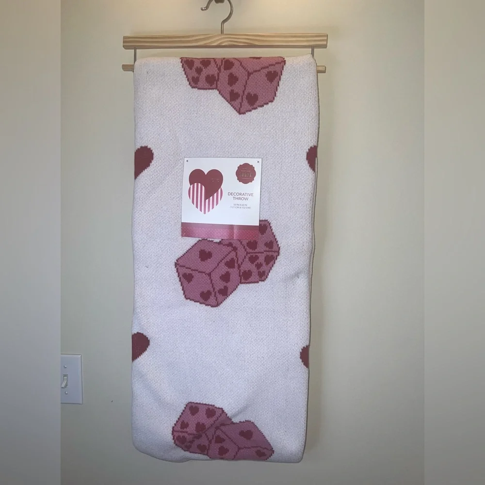 XOXO Valentine Decorative Throw Blanket 50x60‎ Pink Heart Dice – NWT