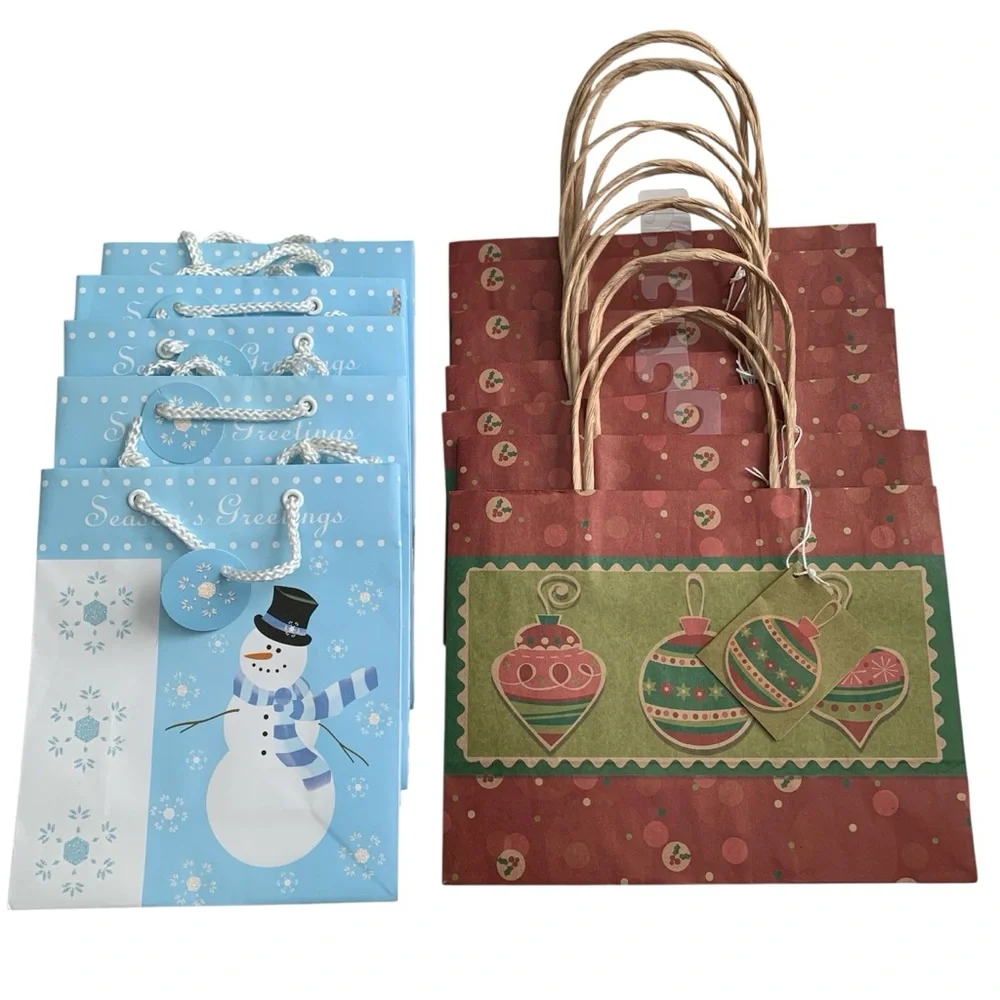 Winter Holiday Gift Bag Lot Season’s Greetings Snowman Holiday Ornament NWT