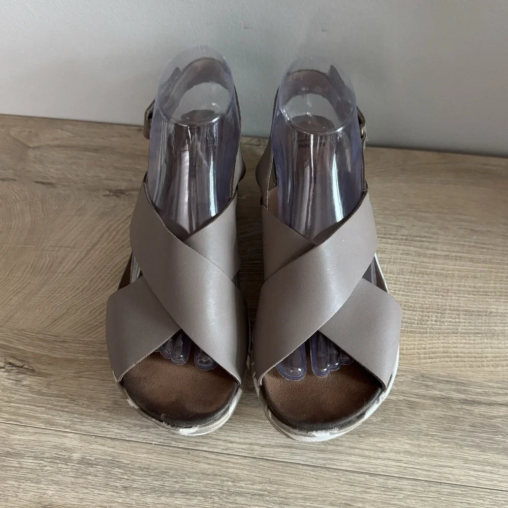Clarks stasha hale