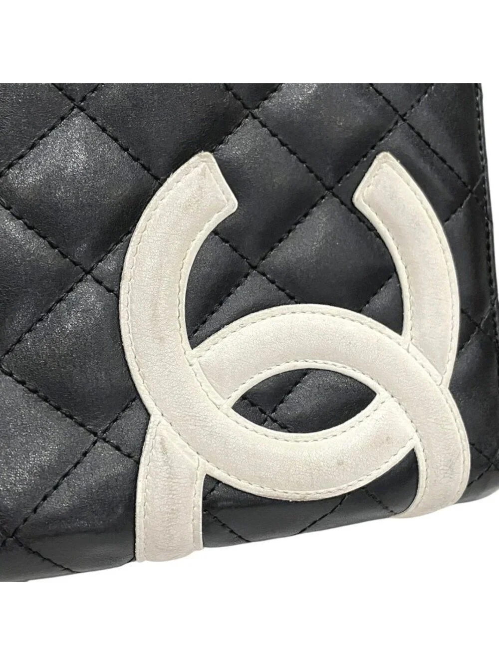 CHANEL strap inside