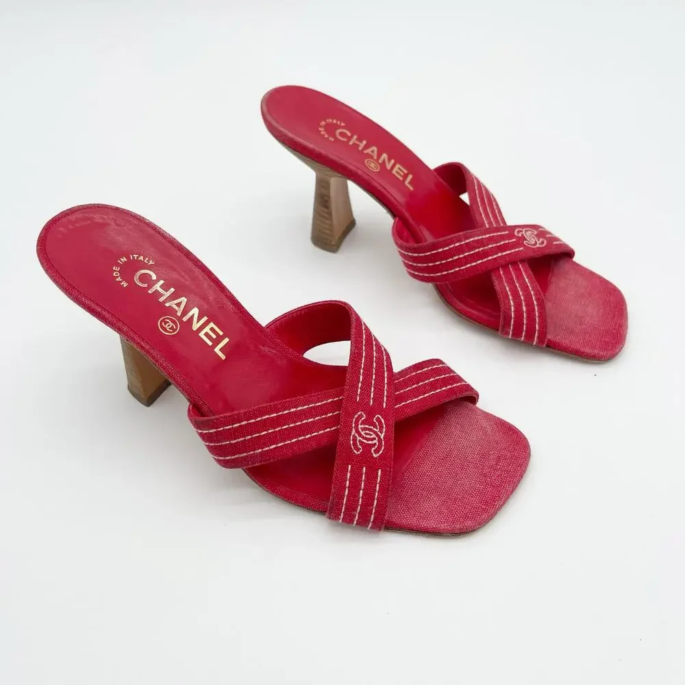 CHANEL vintage red