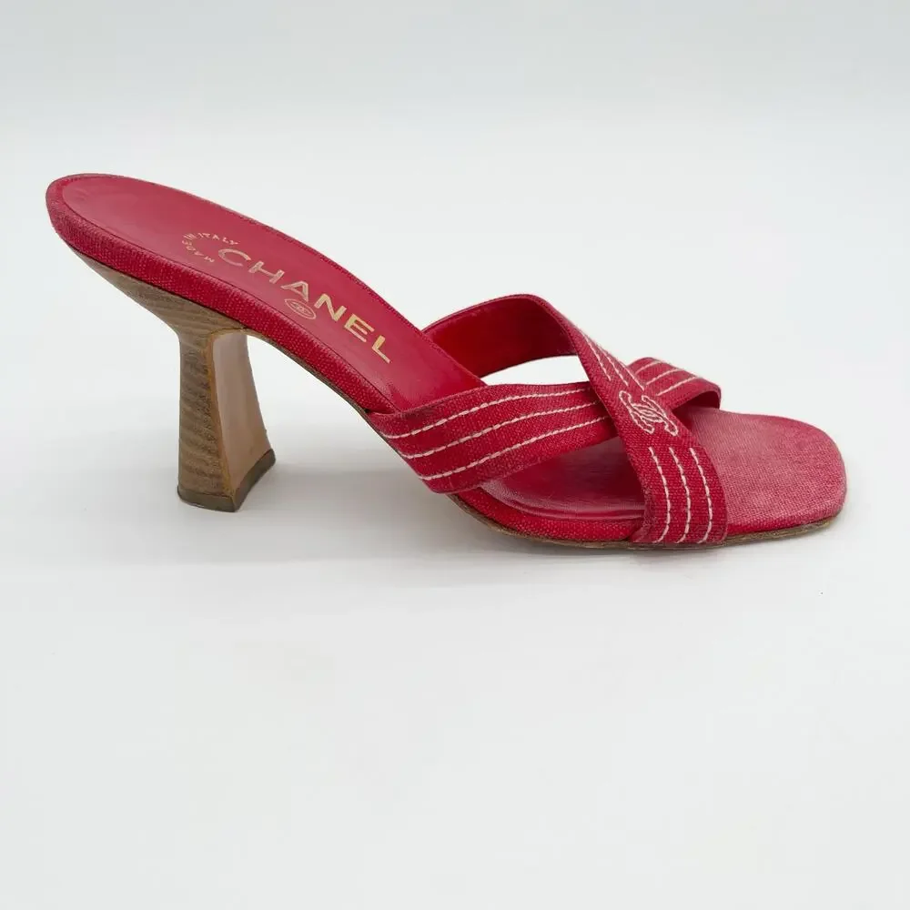 CHANEL vintage red