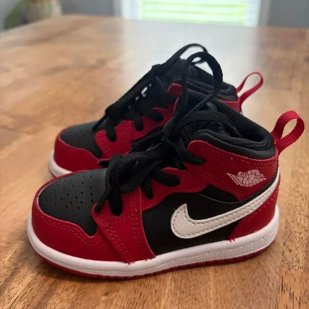Jordan mid red