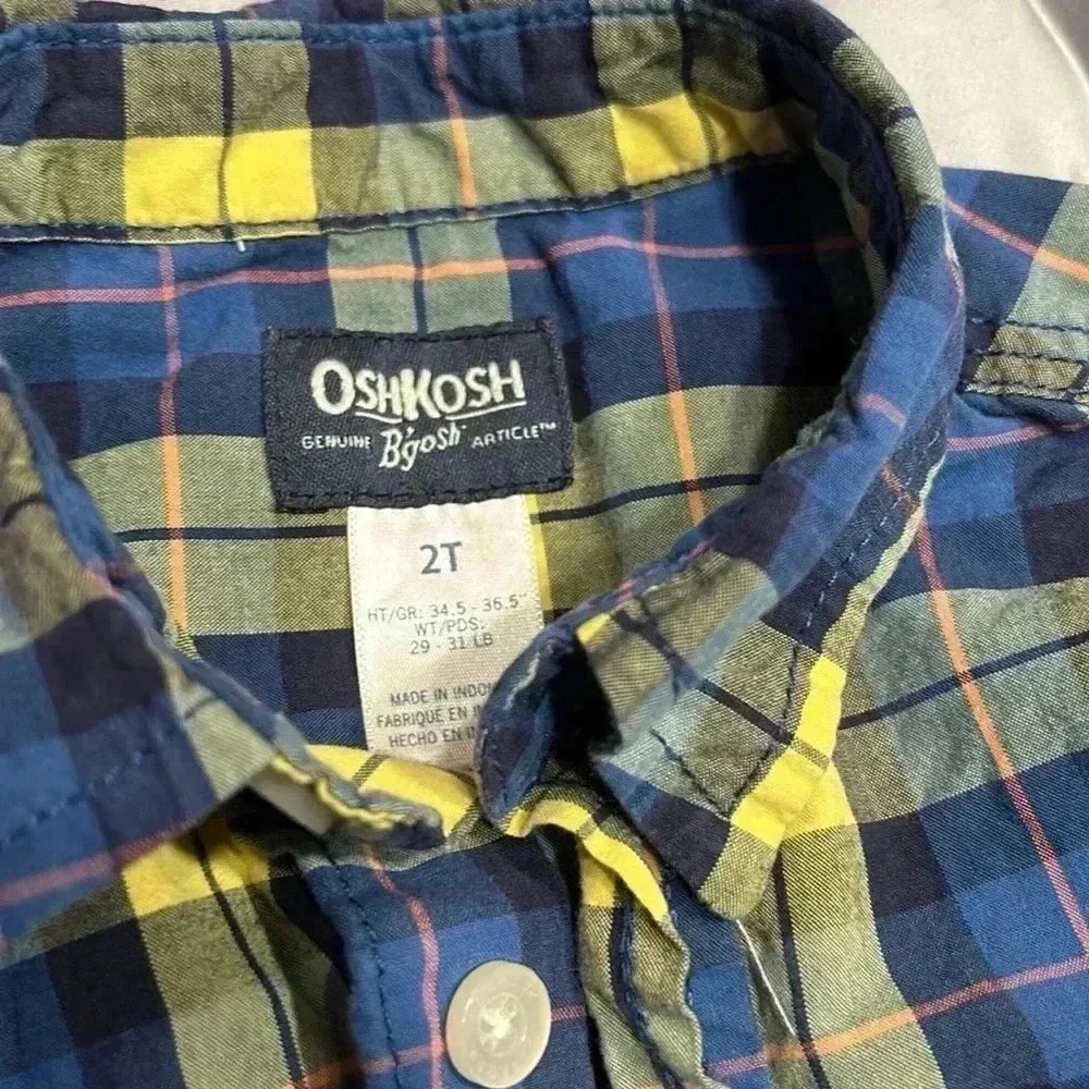 5 for 25$ Oshkosh boys button-down shirt