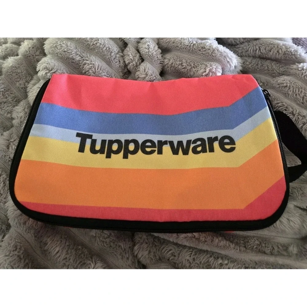 TUPPERWARE Packing Toiletry Cube.  1‎ of a 3 piece set.  NEW!!